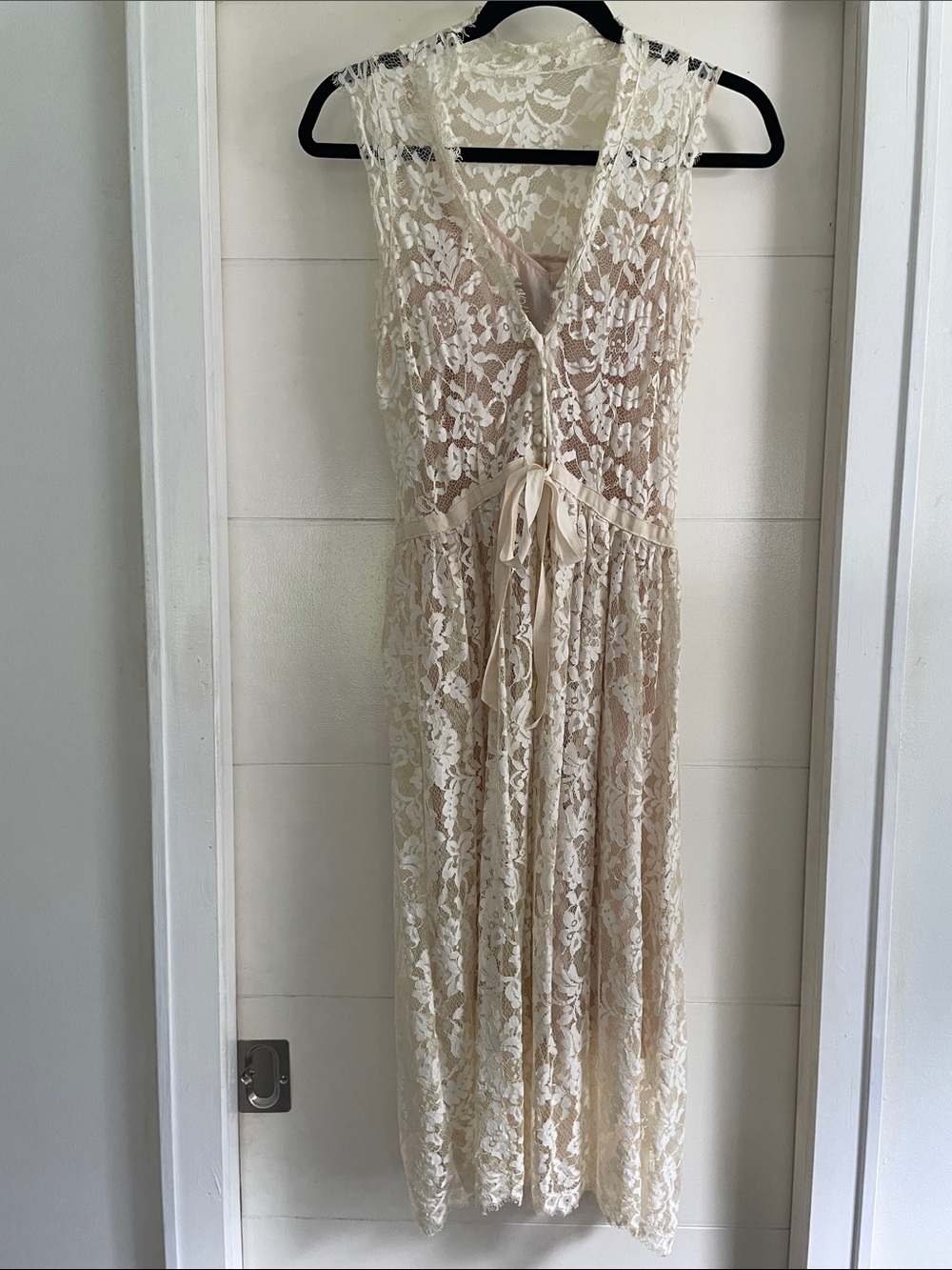 Robert Rodriguez Cream Lace Maxi Dress with Tie Waist